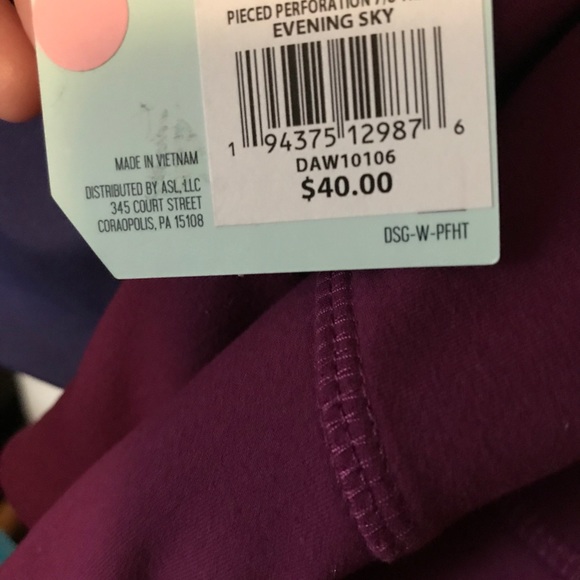 See new listing - Picture 4 of 5